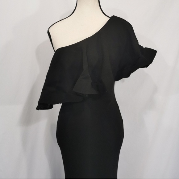 Lulu’s black off the shoulder maxi dress - Picture 5 of 9